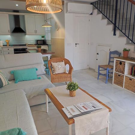 Casa Lola Conil, Azotea Al Mar Y Parking Solo Familias O Parejas Villa Conil De La Frontera Exterior photo